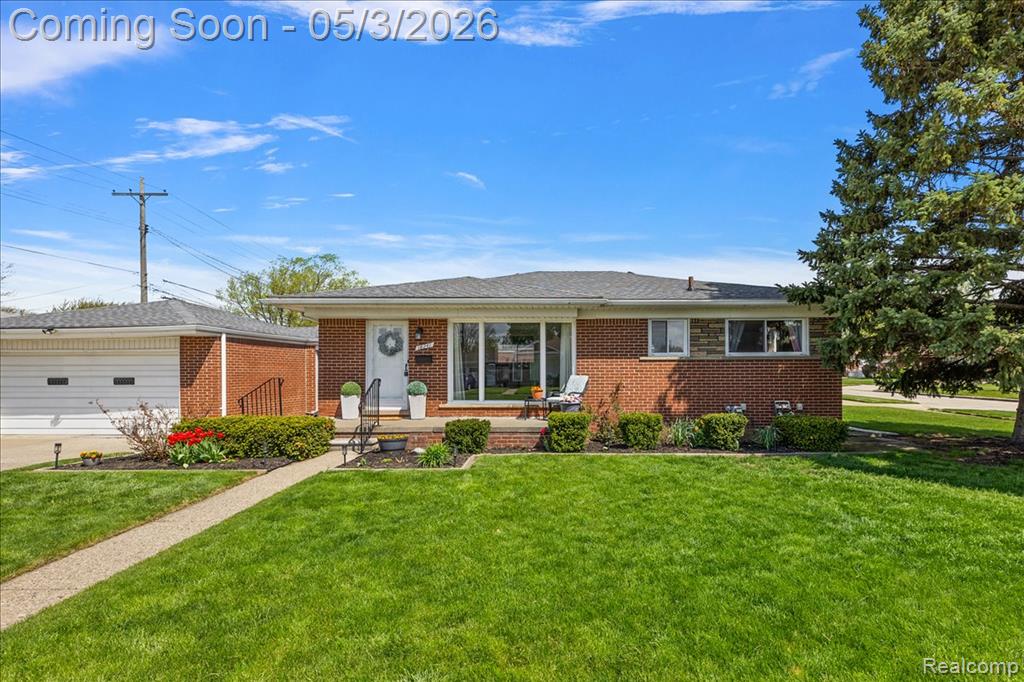 18241 Airport Road Fraser, MI 48026 - Photo 2 of 43