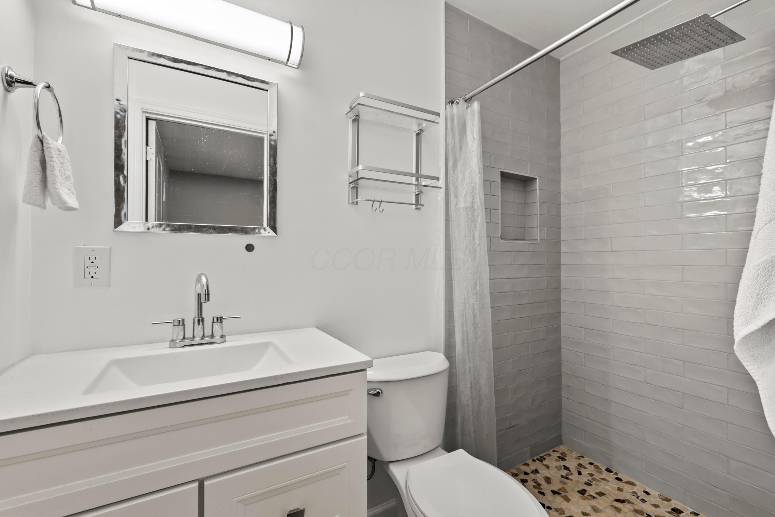 2629 Woodley Road Columbus, OH 43231 - Photo 23 of 32 23_primary bath