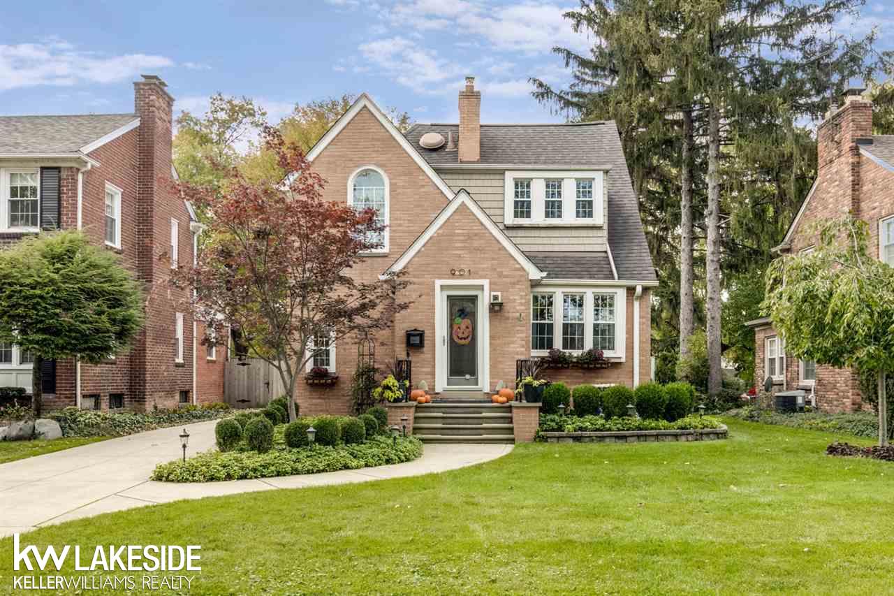 901 Washington Road Grosse Pointe, MI 48230 - Photo 2 of 36
