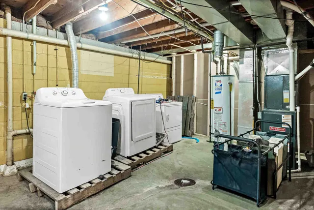 $260,000 | 108 Cardinal Drive, Le Roy, IL 61752