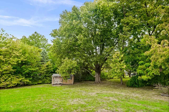 $260,000 | 108 Cardinal Drive, Le Roy, IL 61752