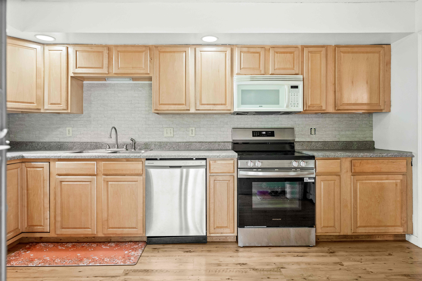 108 Cardinal Drive Le Roy, IL 61752 - Photo 7 of 35