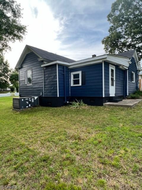 620 Friendly Road Eden, NC 27288 - Photo 2 of 16 Side of house