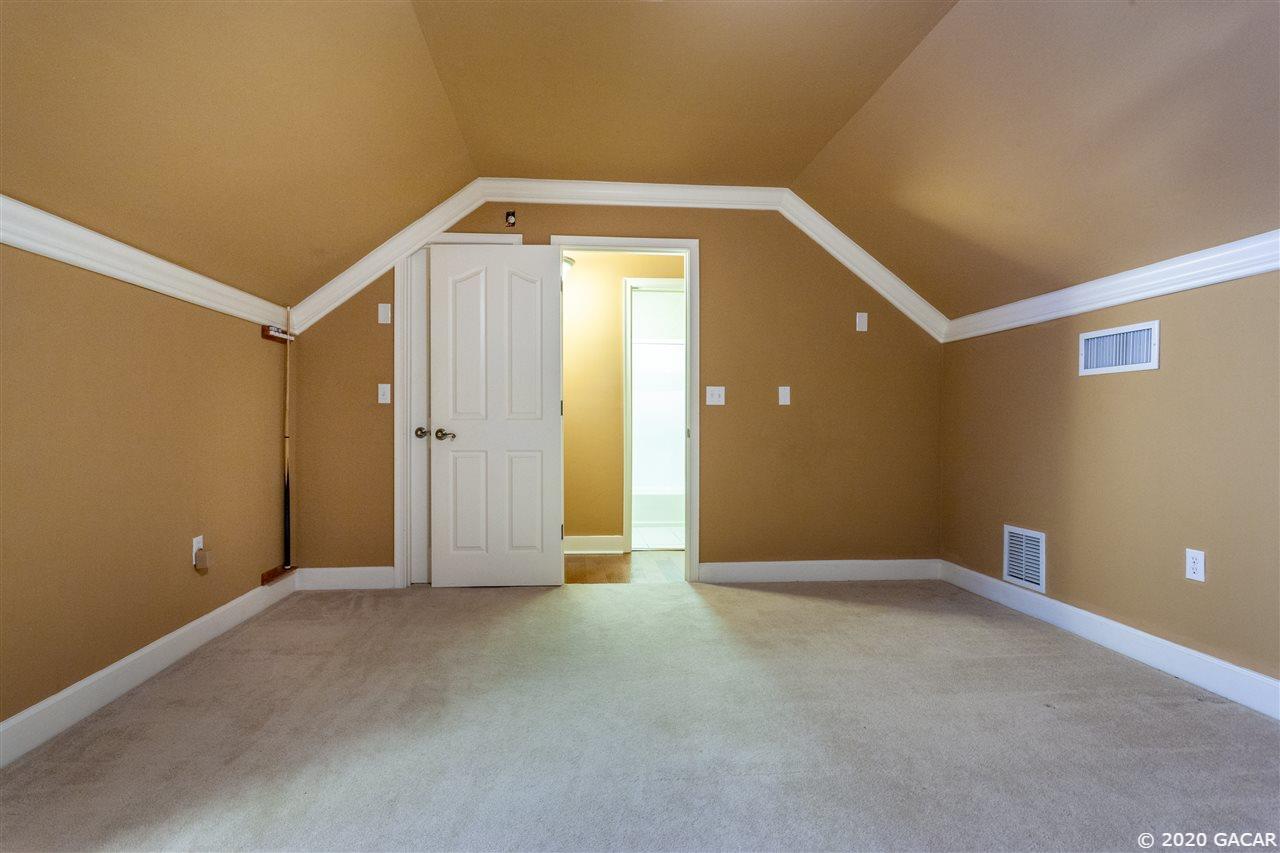 918 Southwest 104 Street Gainesville, FL 32607 - Photo 23 of 29 Gallery Image 23