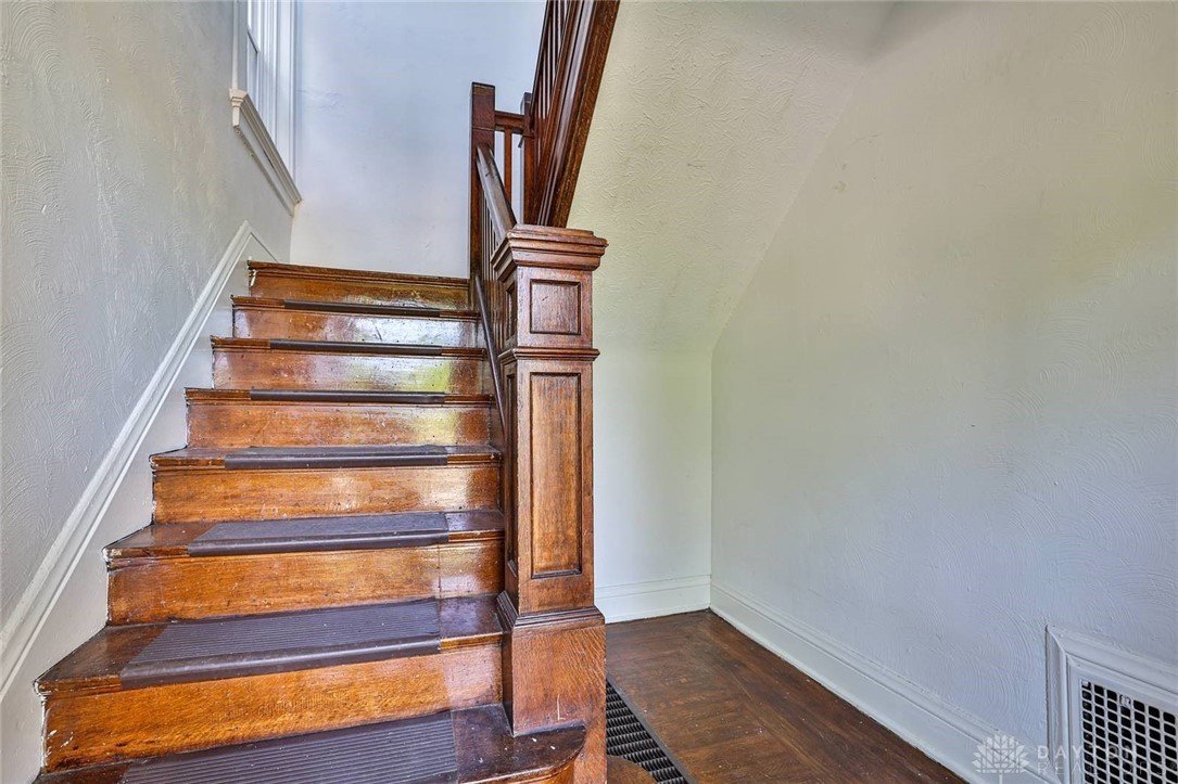 3733-3735 Reading Road Cincinnati, OH 45229 - Photo 4 of 27 Gallery Image 4