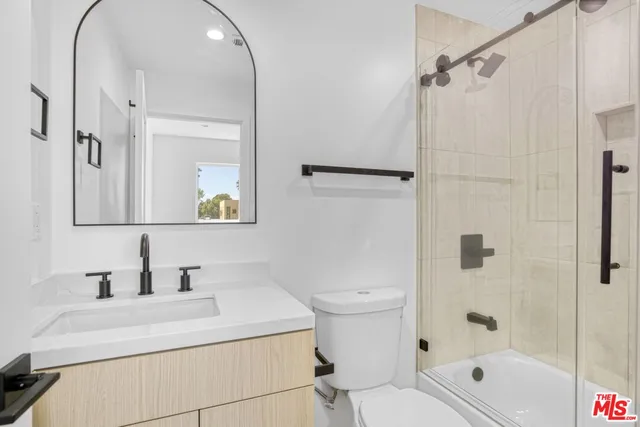 $4,584 | 10826 Hesby Street, North Hollywood, CA 91601