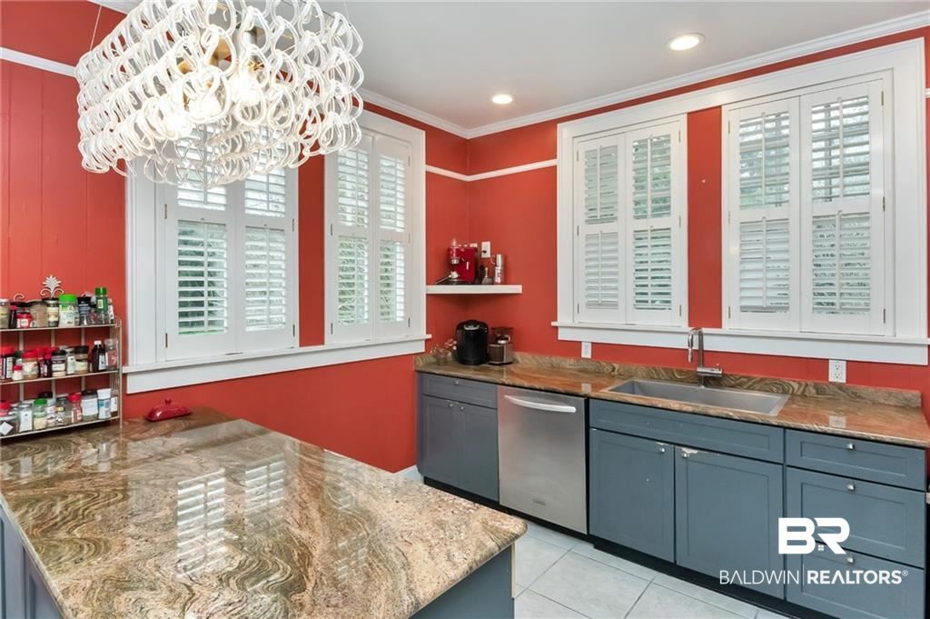 300 McDonald Avenue Mobile, AL 36604 - Photo 10 of 24