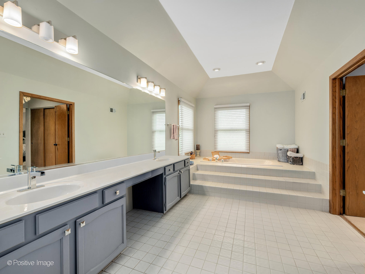 1000 Surrey Lane Itasca, IL 60143 - Photo 16 of 25