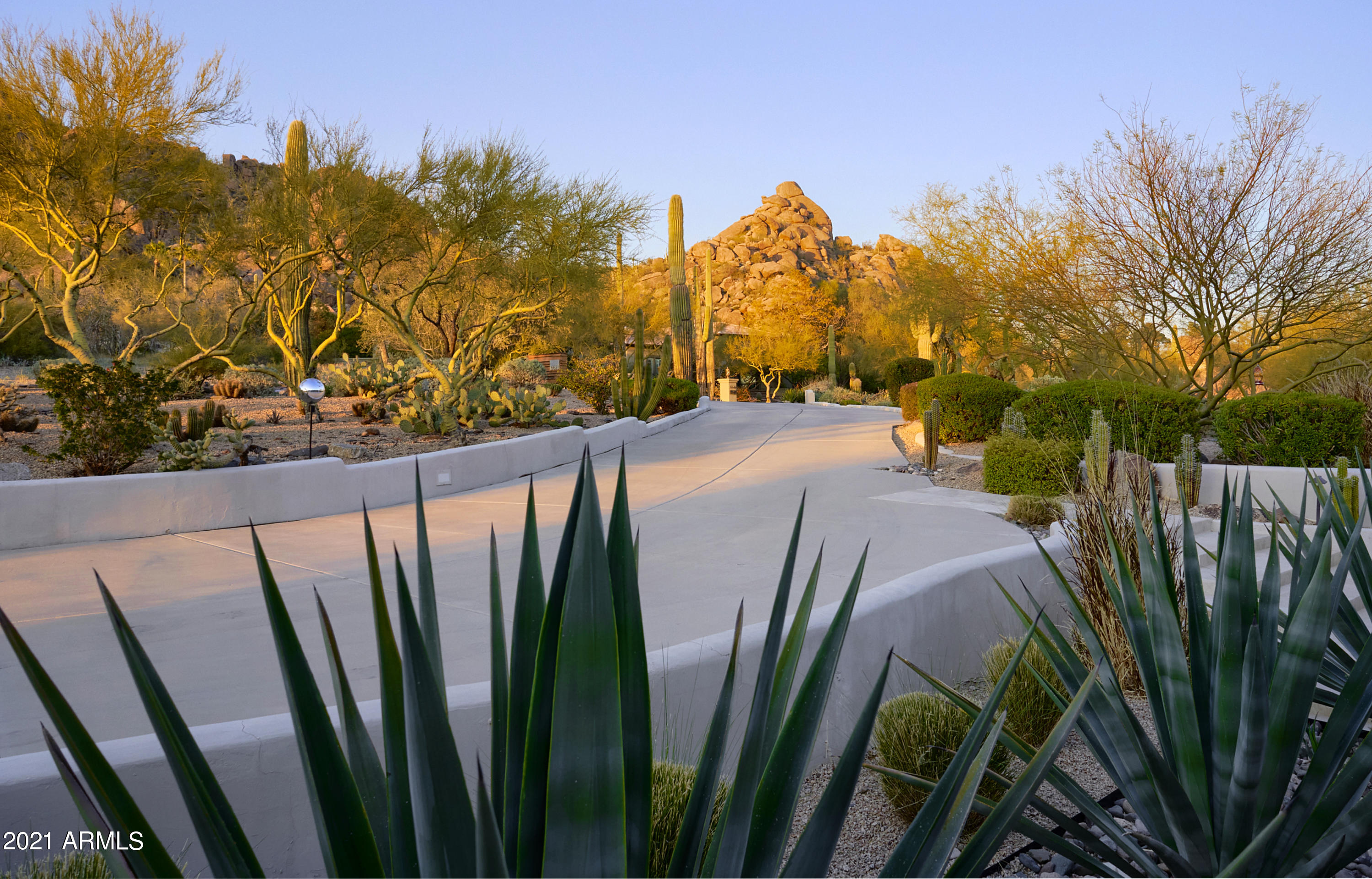 6623 East El Sendero Road Carefree, AZ 85377 - Photo 4 of 52 Views