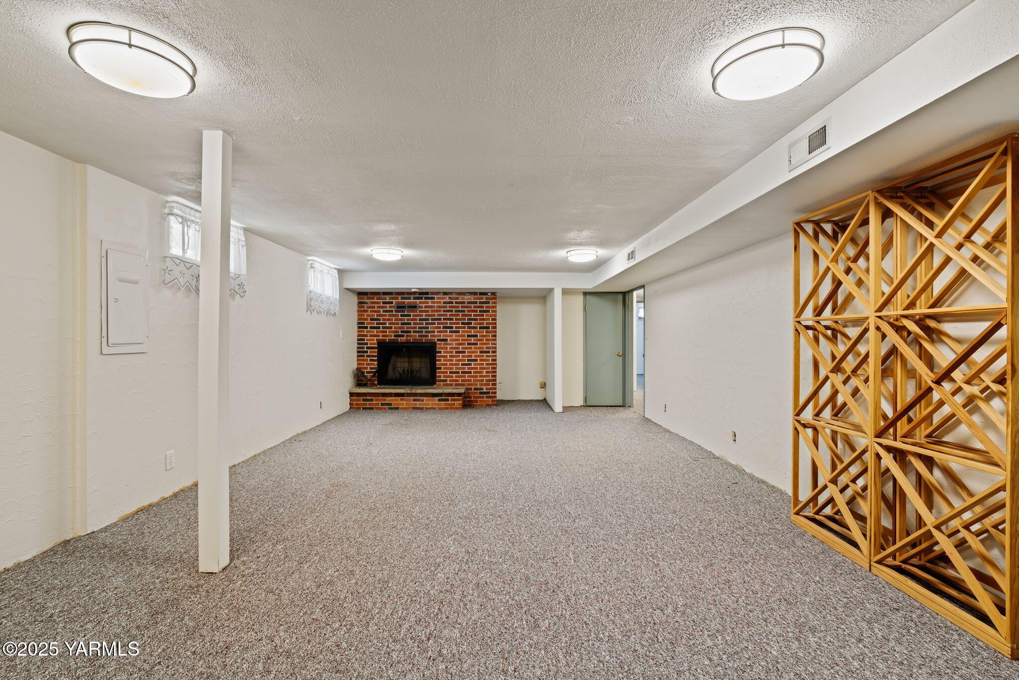 1020 Elm Street Prosser, WA 99350 - Photo 19 of 28 a view of empty room with a sink