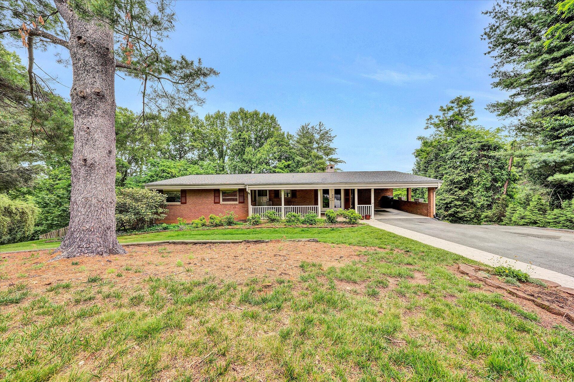 Front of Home_5519_Highfields
