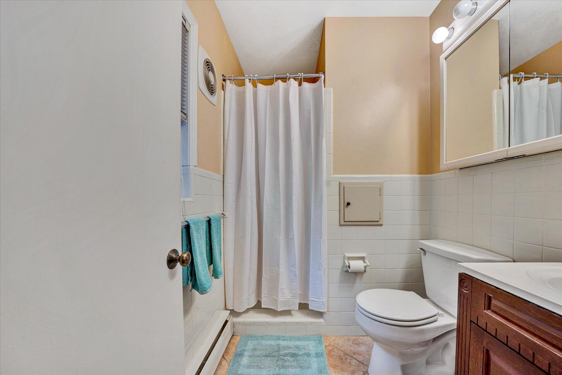 5519 Highfields Road Roanoke, VA 24018 - Photo 25 of 45 Master Bath_5519_Highfields