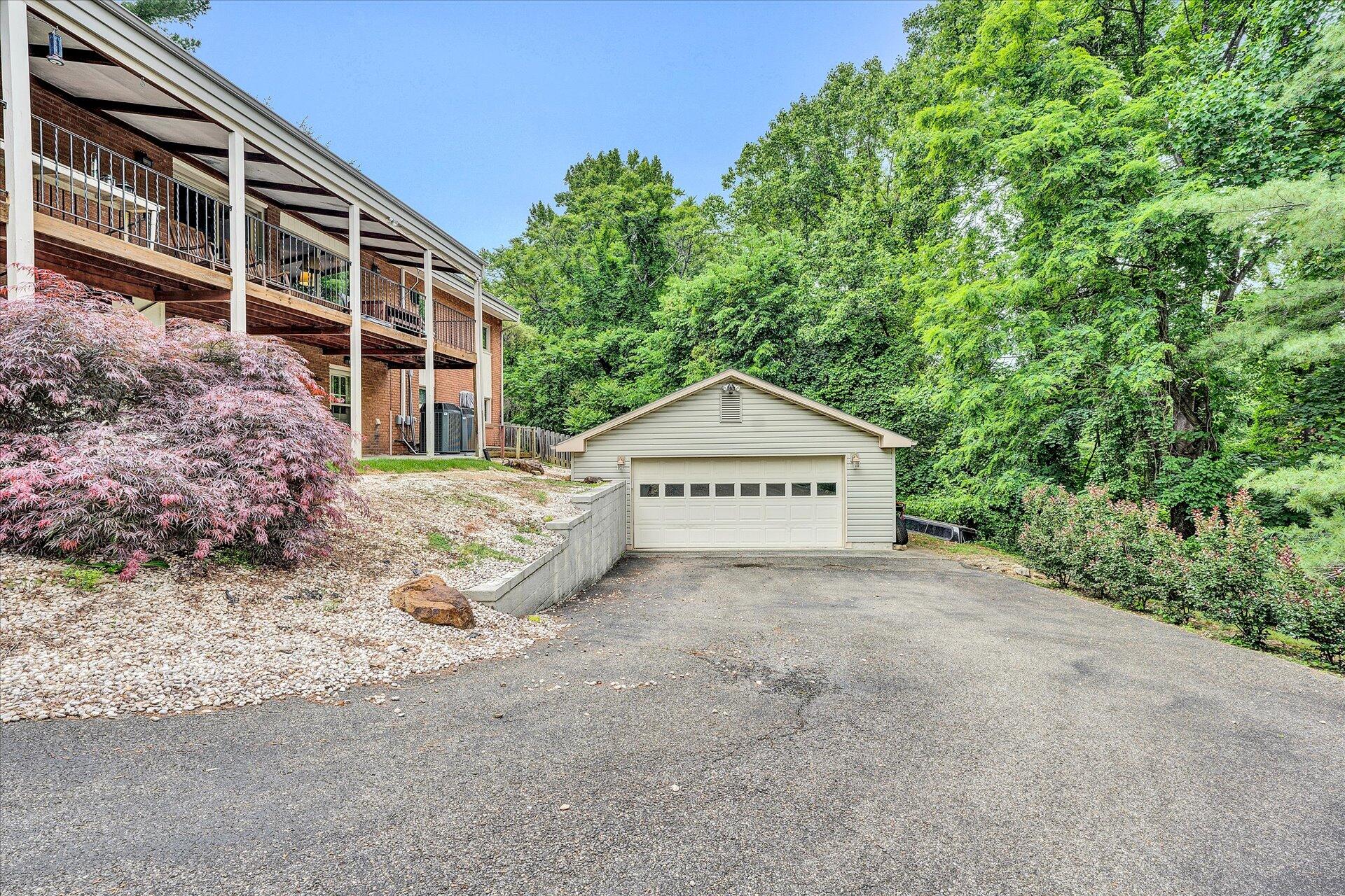 5519 Highfields Road Roanoke, VA 24018 - Photo 41 of 45 2-Car Garage_5519_Highfields