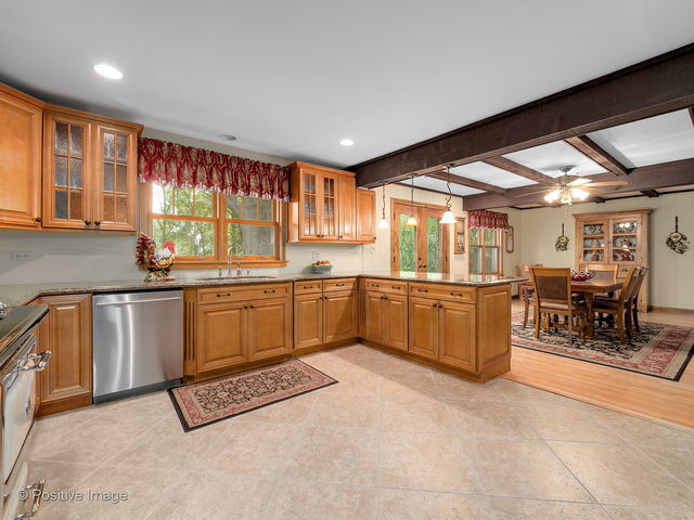 S568 Winfield Road Winfield, IL 60190 - Photo 6 of 30