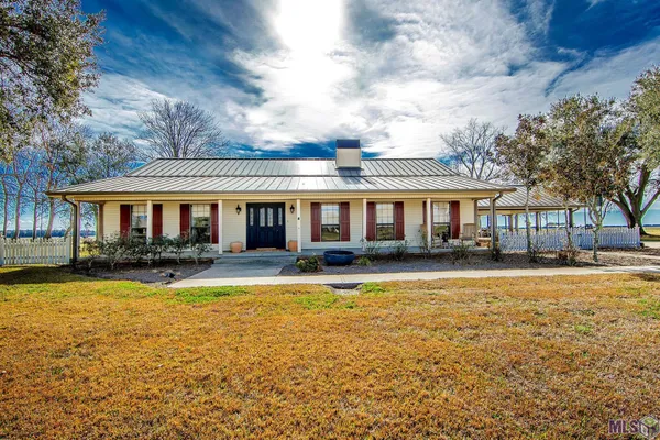 $399,000 | 250 Rue De Beauville, Napoleonville, LA 70390