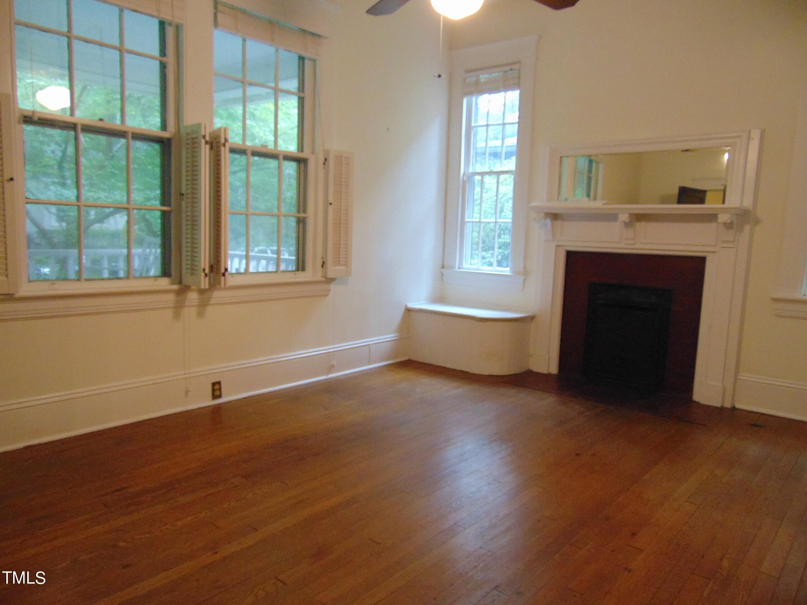 215 Woodburn Road Raleigh, NC 27605 - Photo 20 of 58 DSC02914