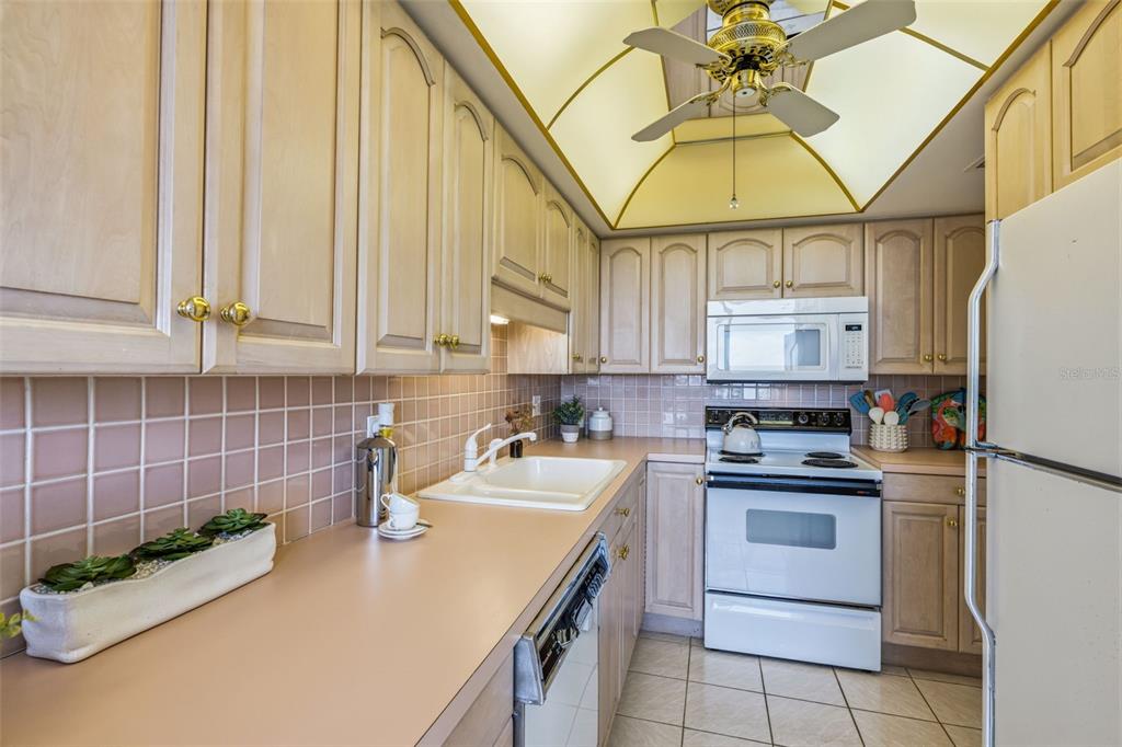 9495 Blind Pass Road, Unit 603 St. Pete Beach, FL 33706 - Photo 18 of 60