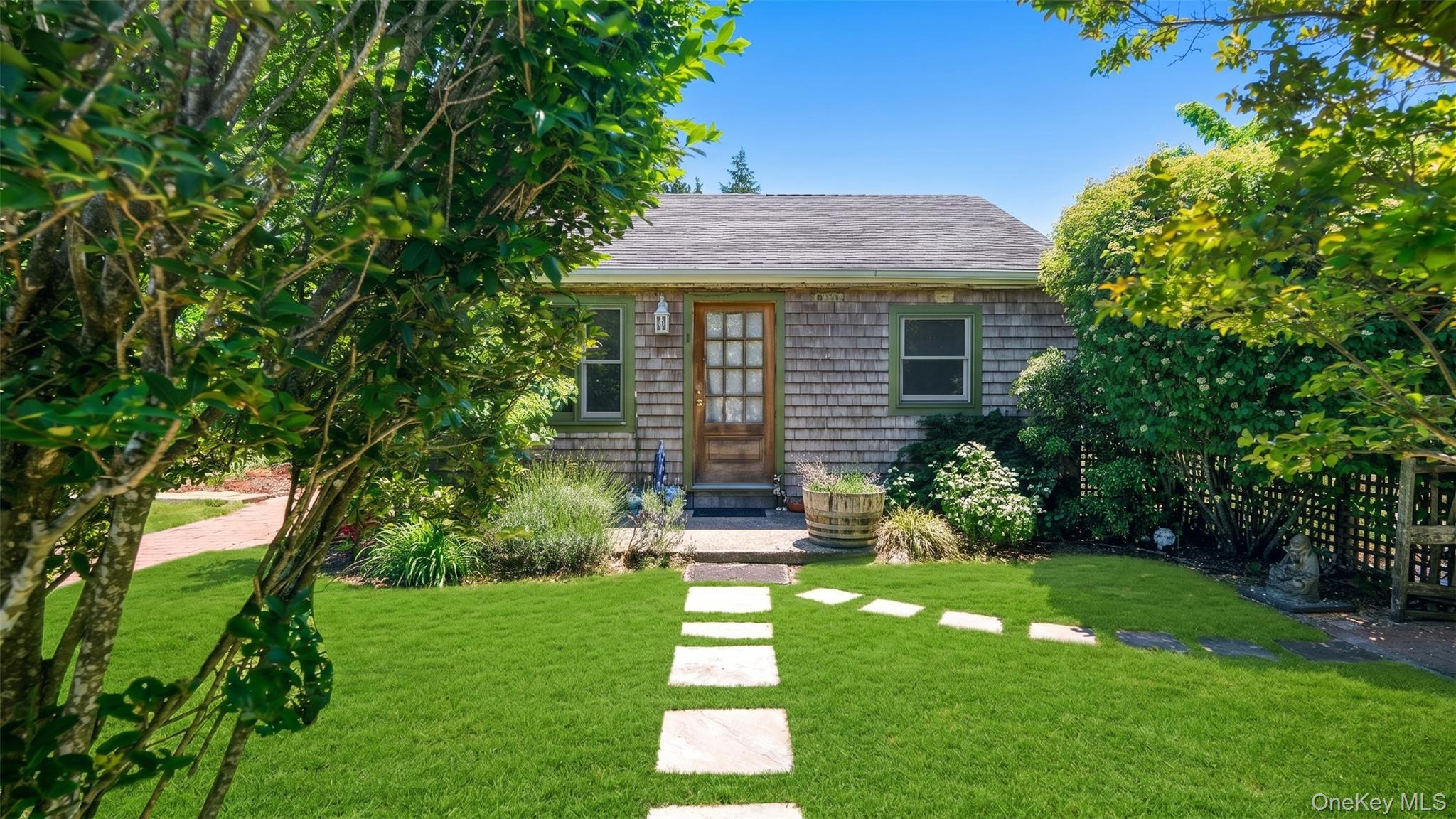 127 Inlet Road Hampton Bays, NY 11946 - Photo 7 of 24