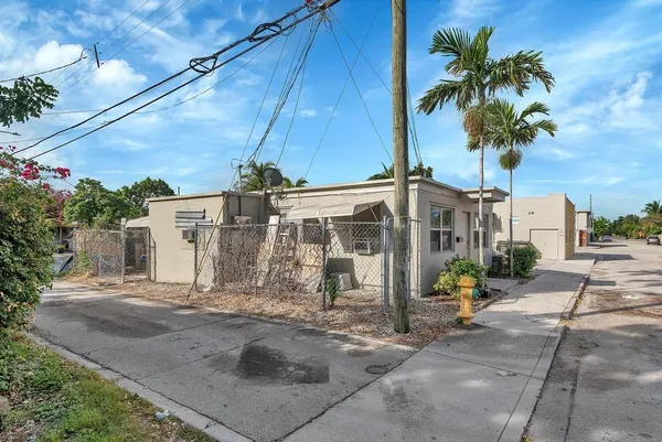 $1,500 | 813 9th Avenue North, Unit A, Lake Worth Beach, FL 33460