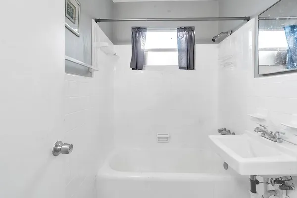 $1,500 | 813 9th Avenue North, Unit A, Lake Worth Beach, FL 33460