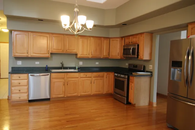 $425,000 | 10 Moorings Drive, Palos Heights, IL 60463