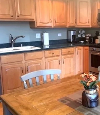 $425,000 | 10 Moorings Drive, Palos Heights, IL 60463