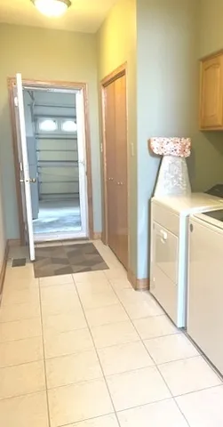 $425,000 | 10 Moorings Drive, Palos Heights, IL 60463