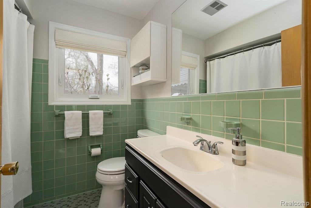27815 Peppermill Road Farmington Hills, MI 48331 - Photo 16 of 30