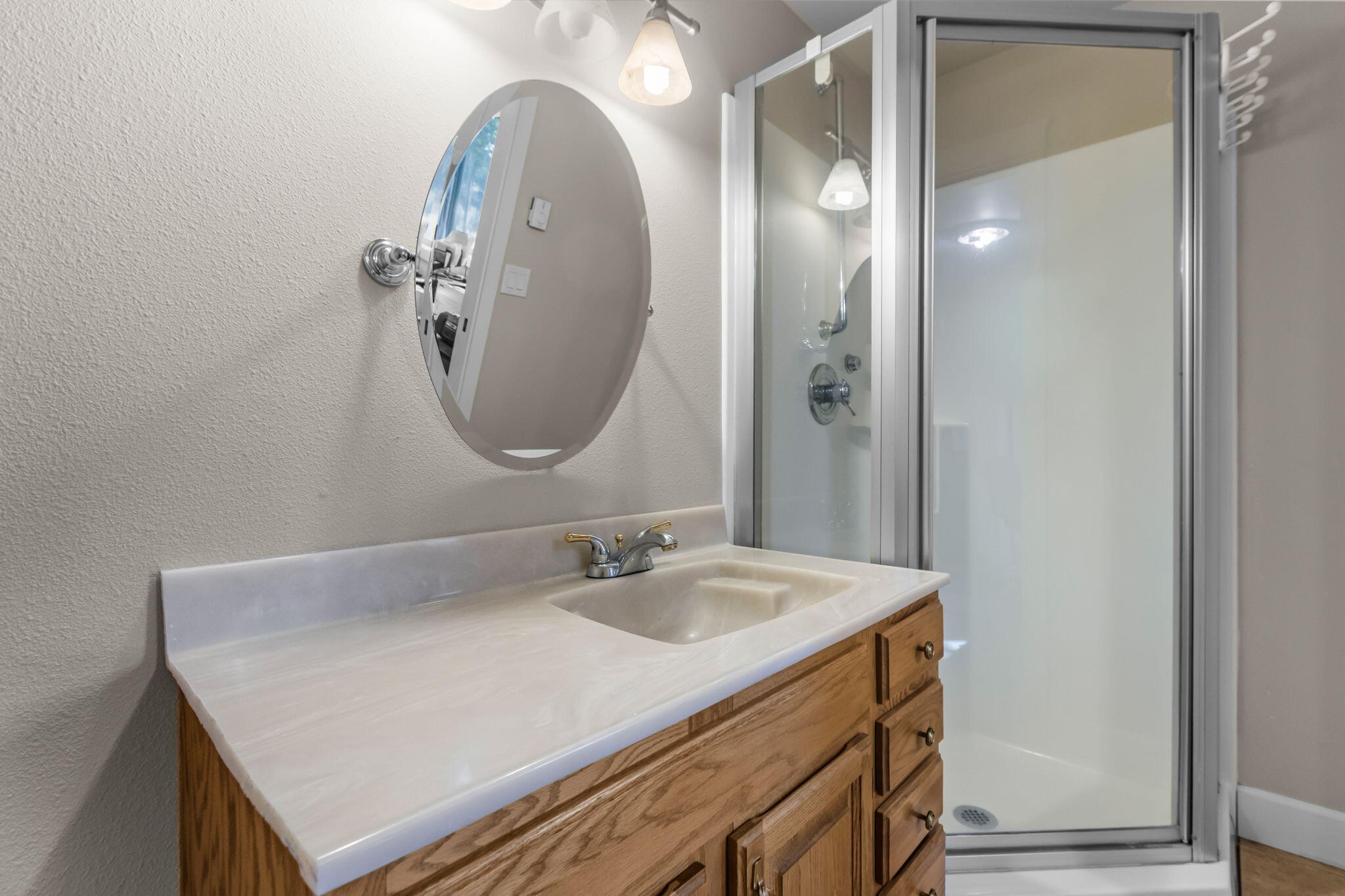 61235 Ward Road Bend, OR 97702 - Photo 28 of 49 Bathroom in Guest Space