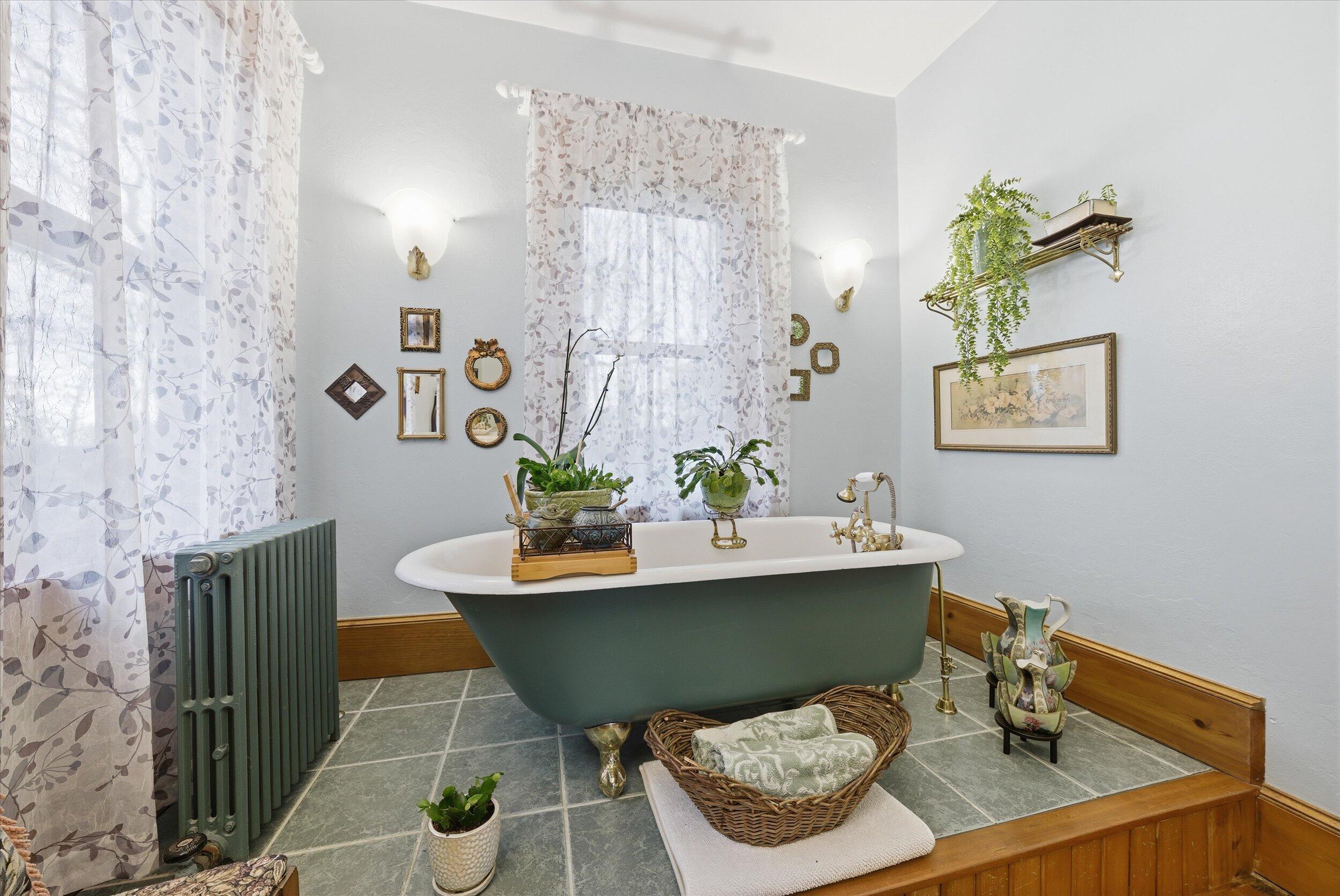 S84W17698 Woods Road Muskego, WI 53150 - Photo 13 of 50 Main Floor Full Bath
