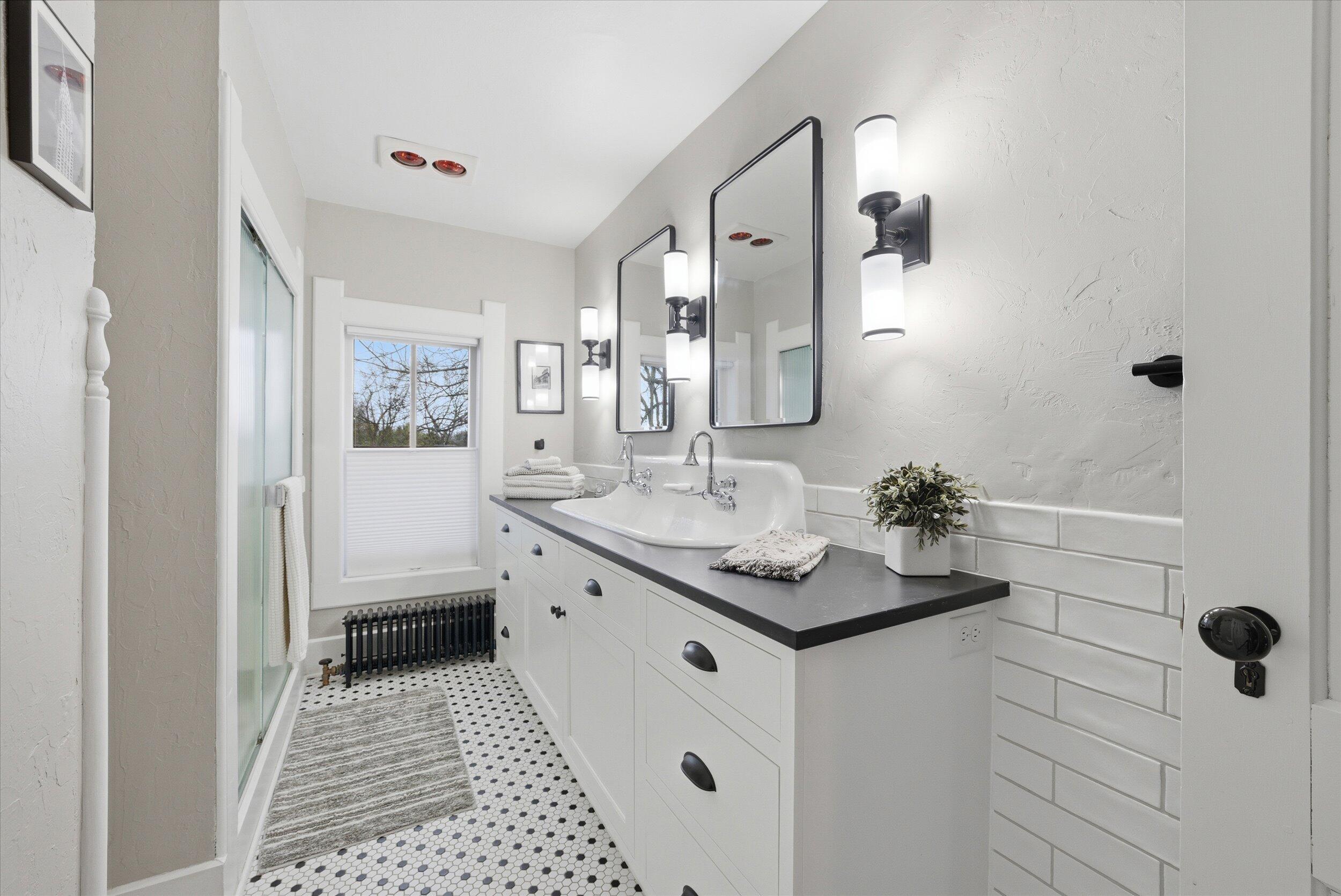 S84W17698 Woods Road Muskego, WI 53150 - Photo 25 of 50 2nd Floor Full Bath