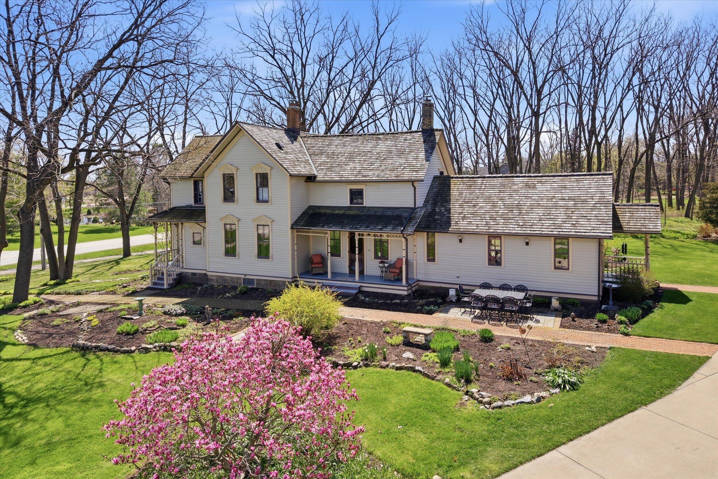 S84W17698 Woods Road Muskego, WI 53150 - Photo 3 of 50 Renovated Farm House