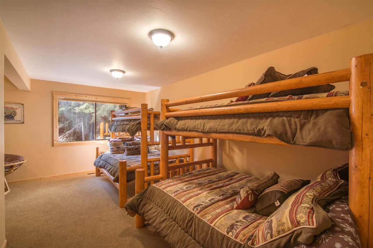 11591 Chamonix Road, Unit 2 Truckee, CA 96161 - Photo 13 of 14 Gallery Image 13