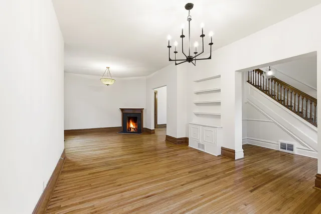 $499,000 | 9748 South Vanderpoel Avenue, Chicago, IL 60643