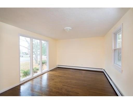 27 Gloria Road Randolph, MA 02368 - Photo 3 of 14 Gallery Image 3