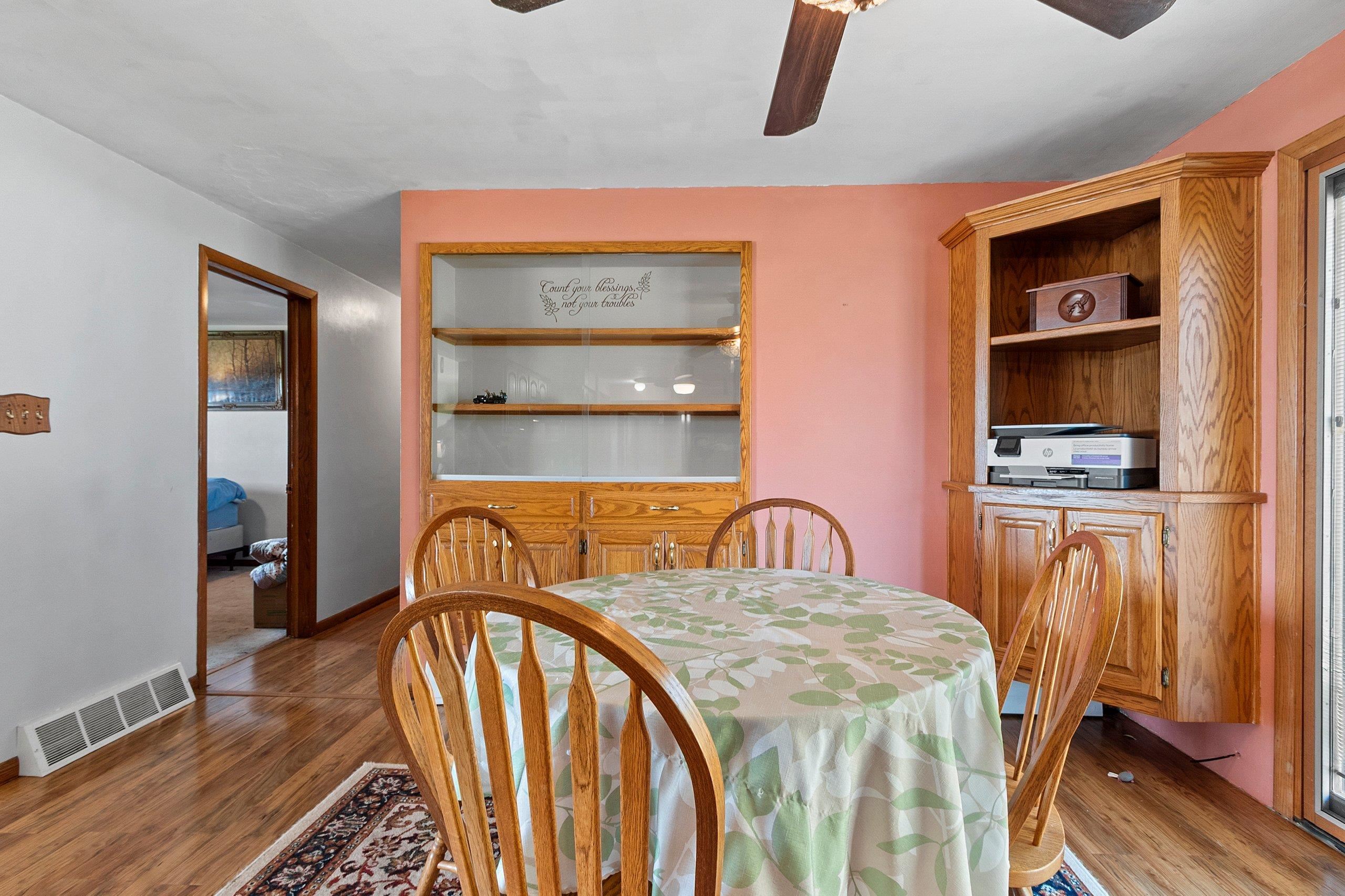 2565 South Pine Tree Road De Pere, WI 54115 - Photo 8 of 41 Gallery Image 8