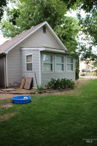 $265,000 | 106 3rd Street West, Declo, ID 83323