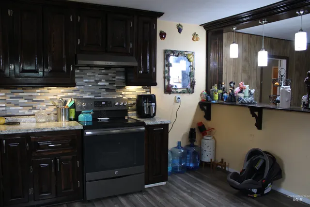 $265,000 | 106 3rd Street West, Declo, ID 83323