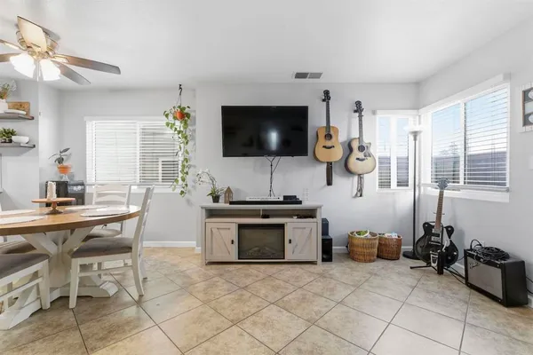 $559,999 | 2373 Kings View Circle, Spring Valley, CA 91977