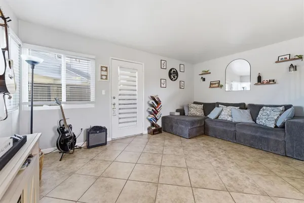 $559,999 | 2373 Kings View Circle, Spring Valley, CA 91977