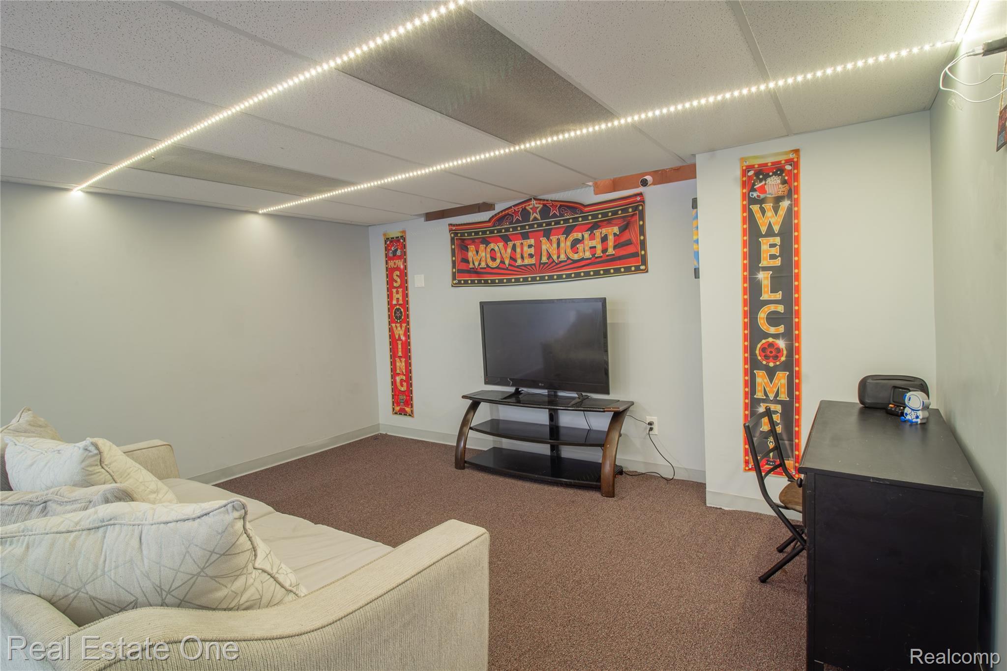 44220 Saltz Road Canton, MI 48187 - Photo 16 of 31 IMG_9235-HDR.jpg