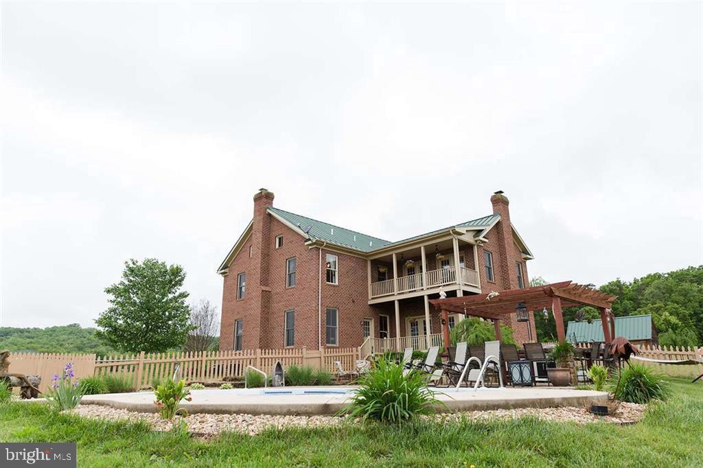 132 Ridge Road Timberville, VA 22853 - Photo 43 of 71 a front view of a house with garden