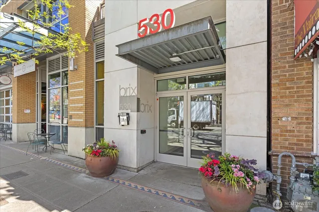 $422,000 | 530 Broadway East, Unit 406, Seattle, WA 98102