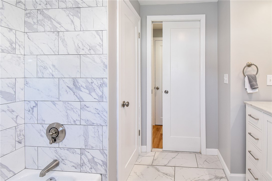 110 Overlook Drive Warwick, RI 02818 - Photo 21 of 45 1st floor full bathroom