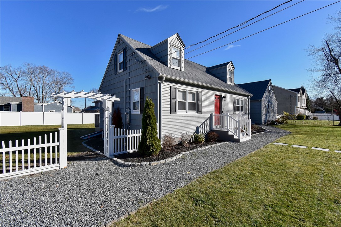 110 Overlook Drive Warwick, RI 02818 - Photo 4 of 45 side view