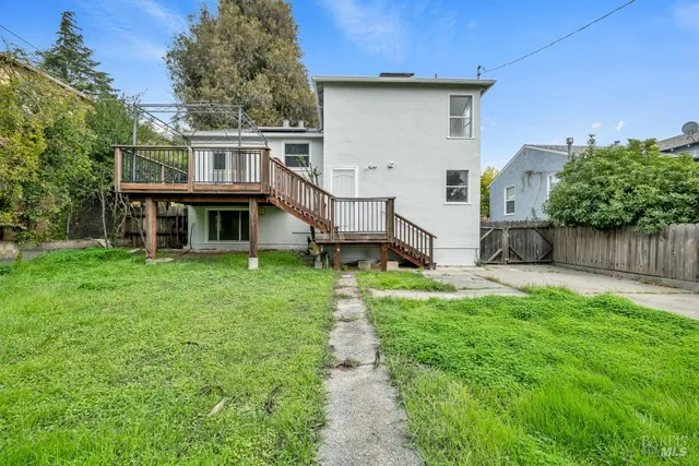 a view of a couches in front of a house