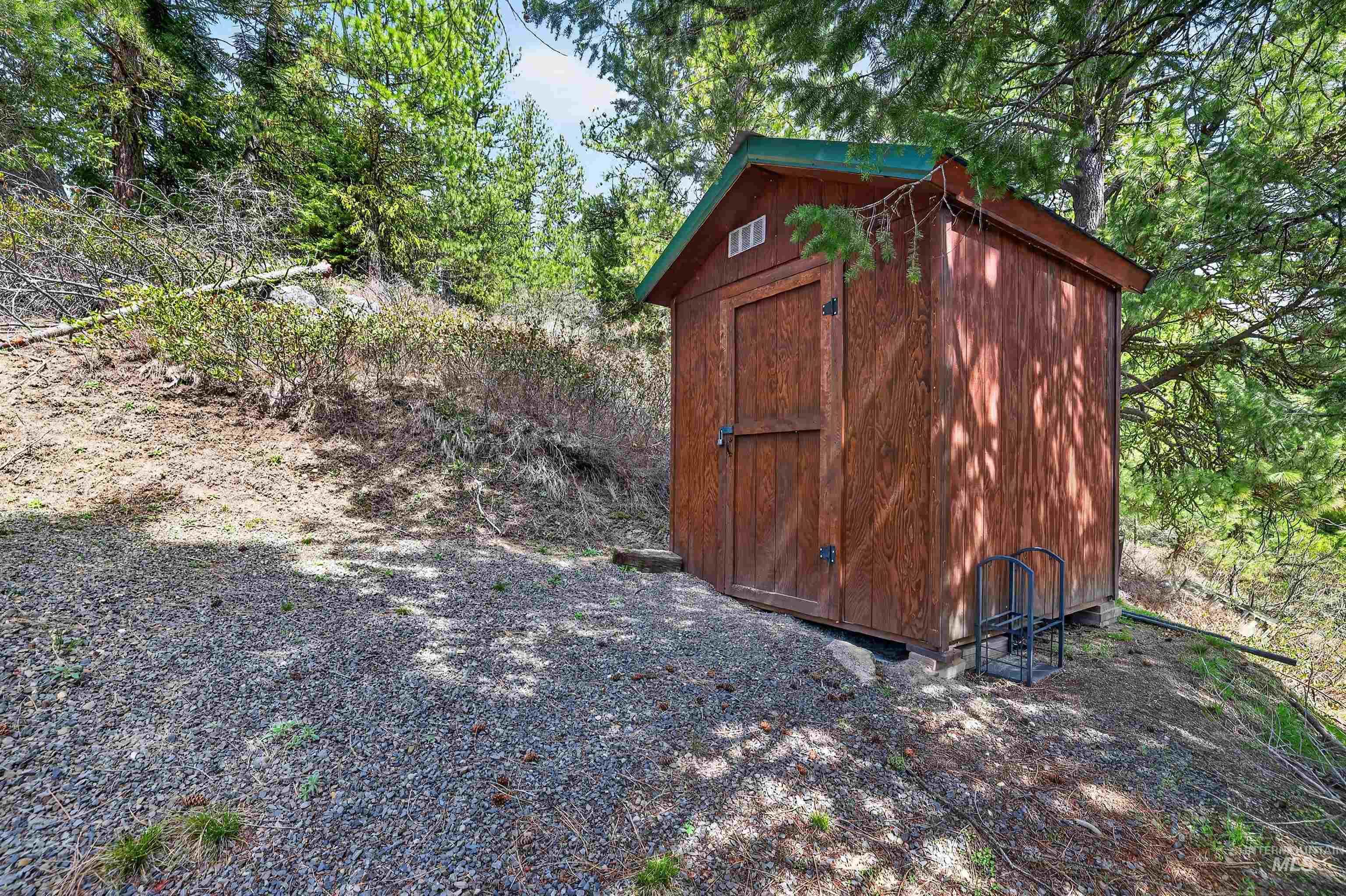 506 Hilltop Road Cascade, ID 83611 - Photo 15 of 36 View of shed