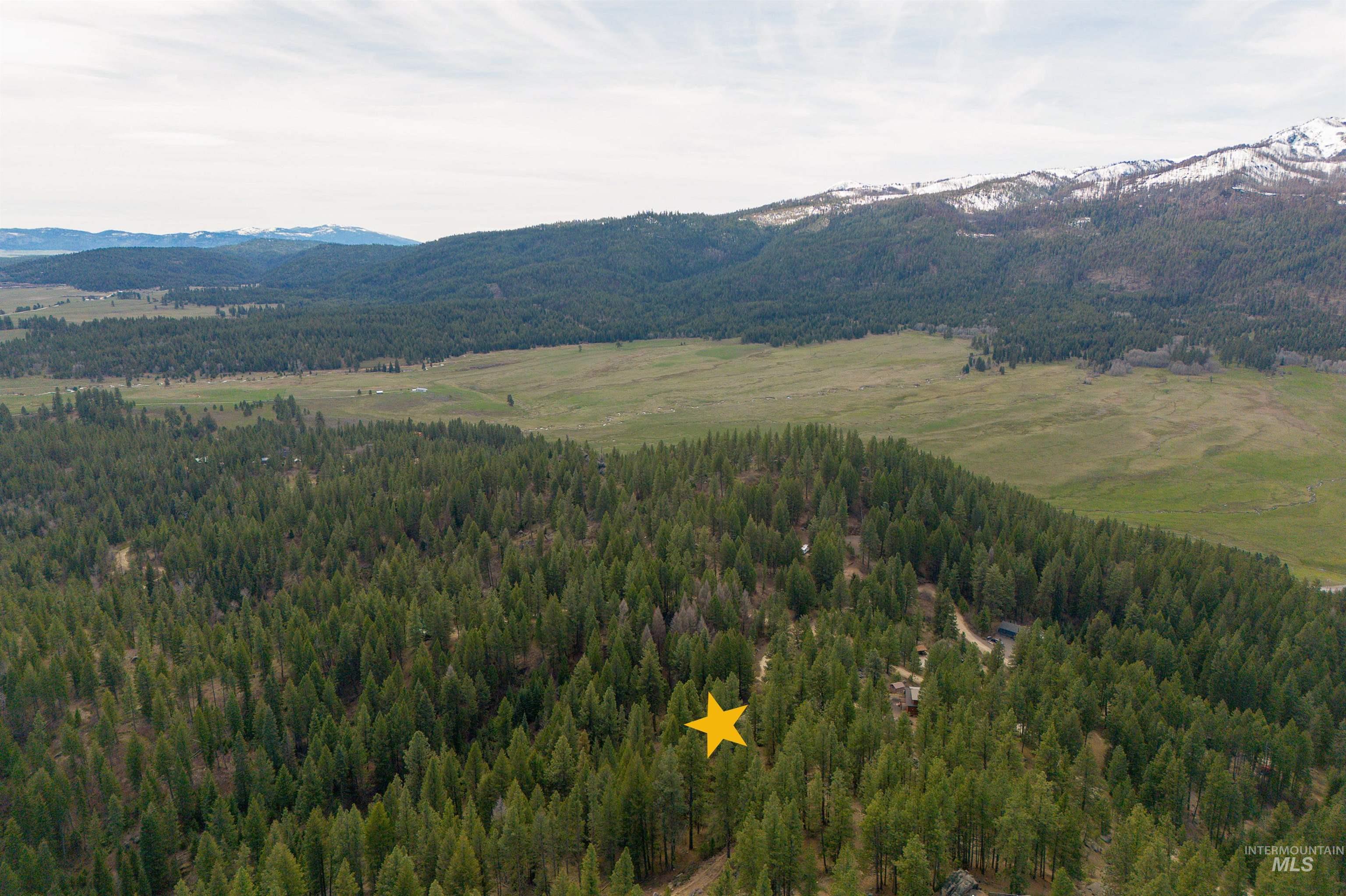 506 Hilltop Road Cascade, ID 83611 - Photo 29 of 36 Mountain view with a forest