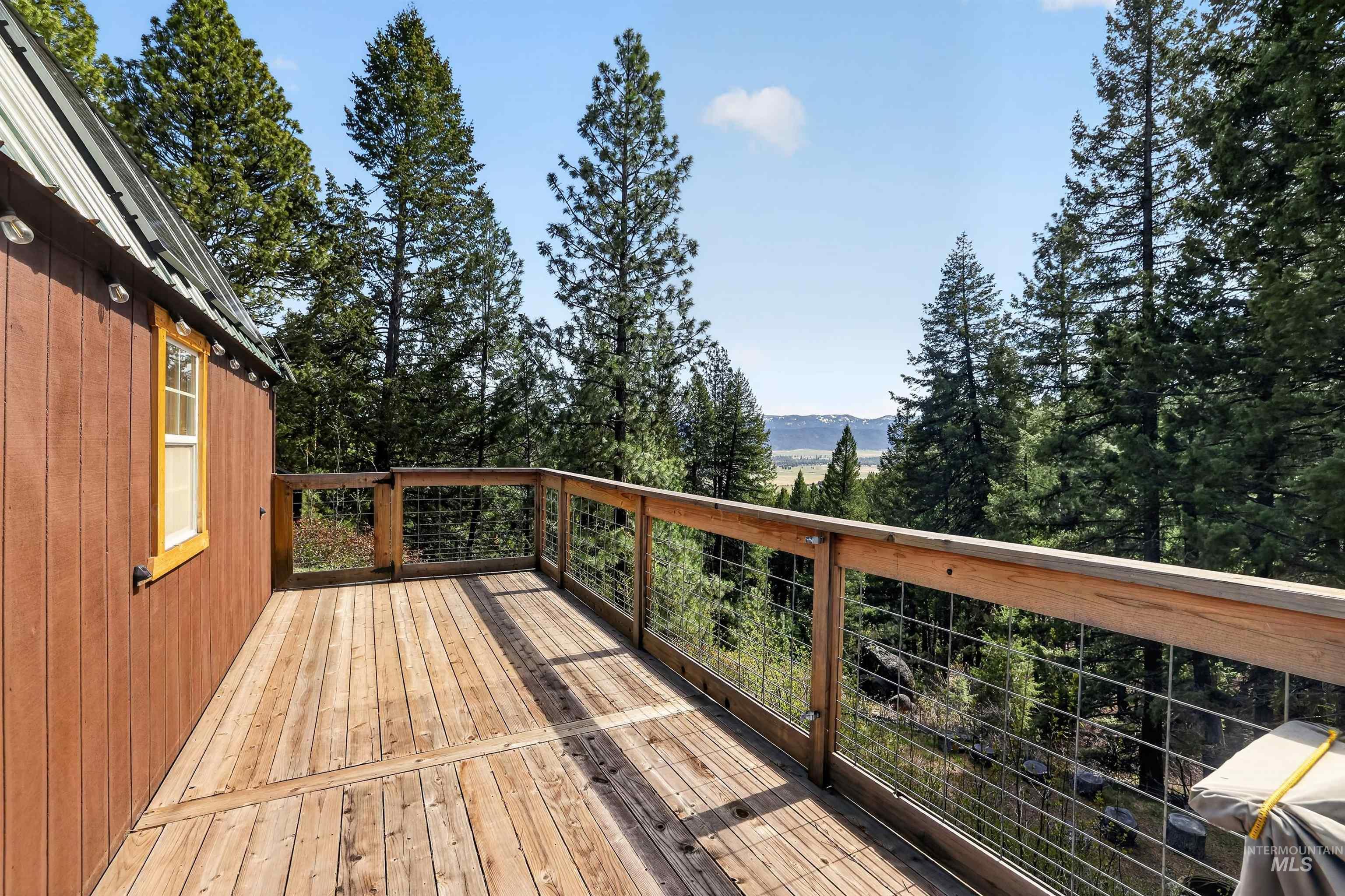 506 Hilltop Road Cascade, ID 83611 - Photo 5 of 36 View of deck