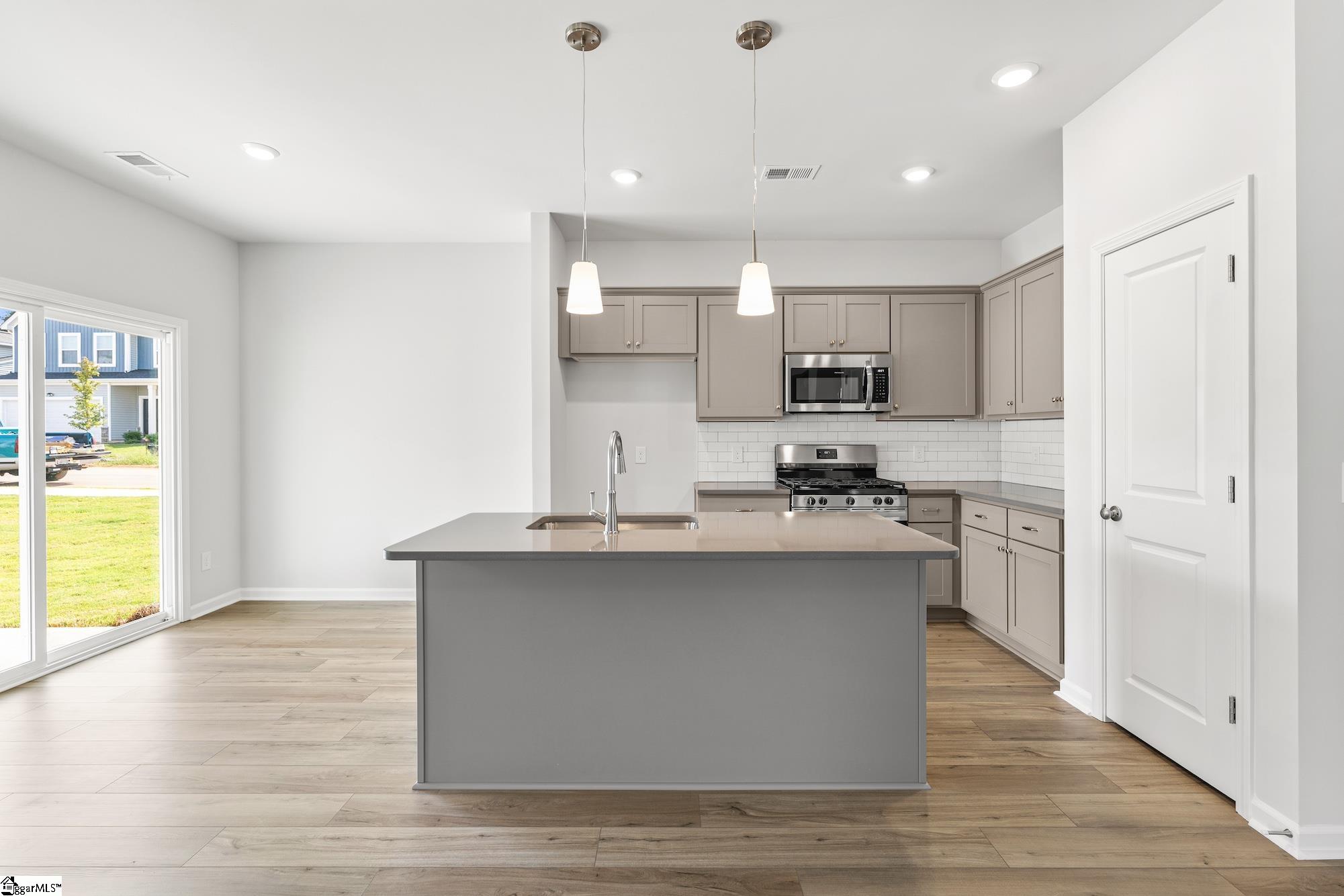 2397 Mill Loop Spartanburg, SC 29301 - Photo 7 of 34